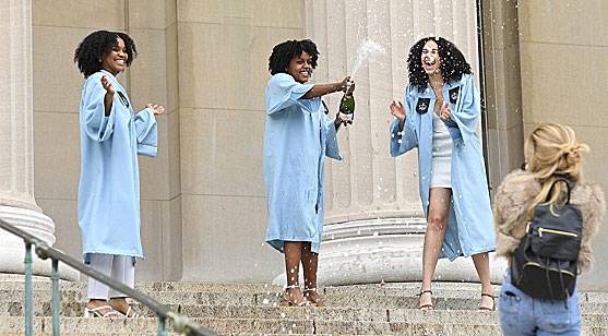 Columbia students celebrate, Champagne Pop
