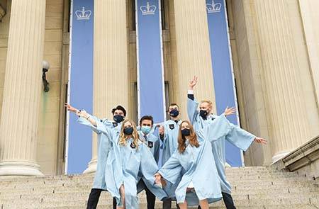 2021 grads on Low Library steps